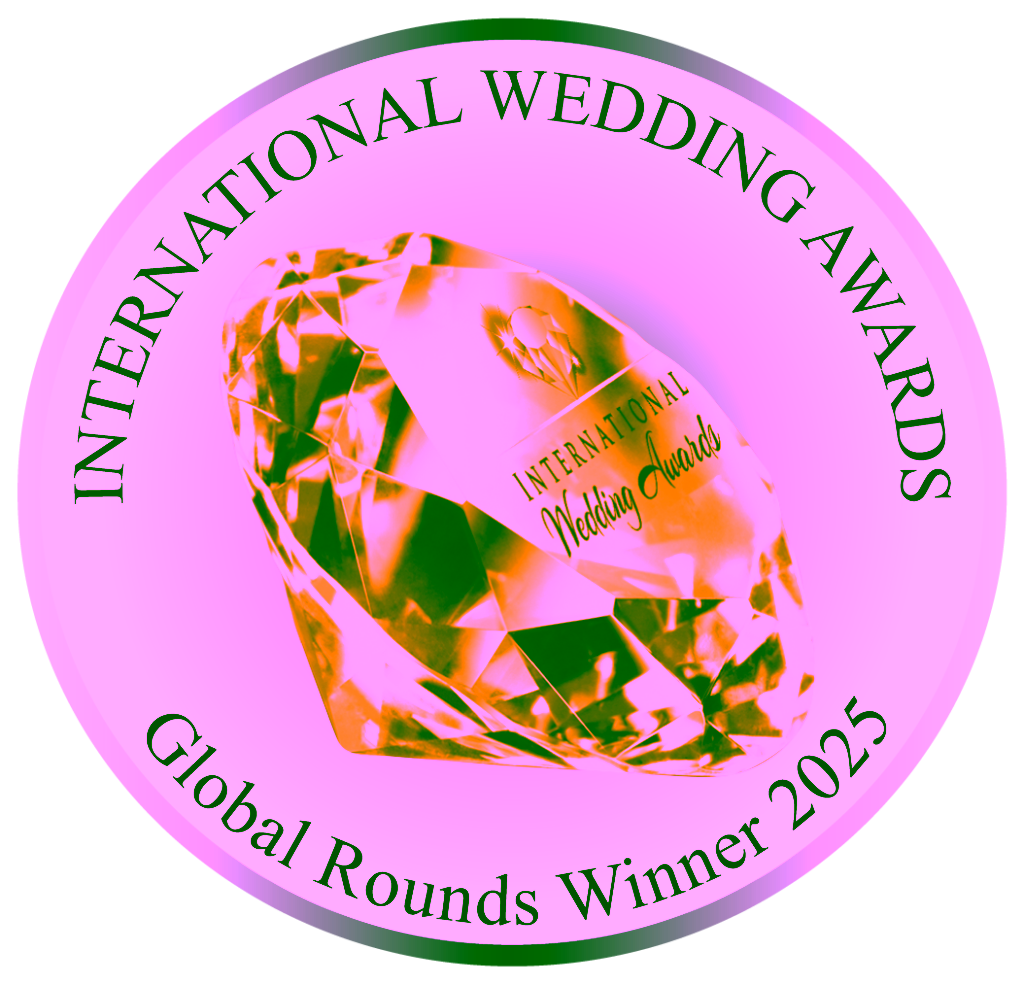 International Wedding Awards Rounds Winner 2025 badge with gold gem
